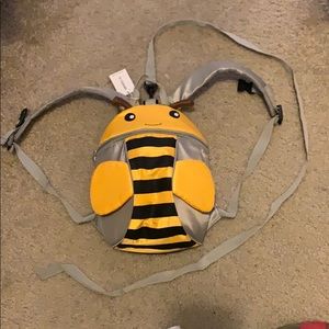 Bee 🐝 brand new kids bag pack with leash with tag